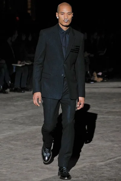 Look 7